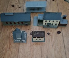 Piko H0 Bahnhöfe und Häuser